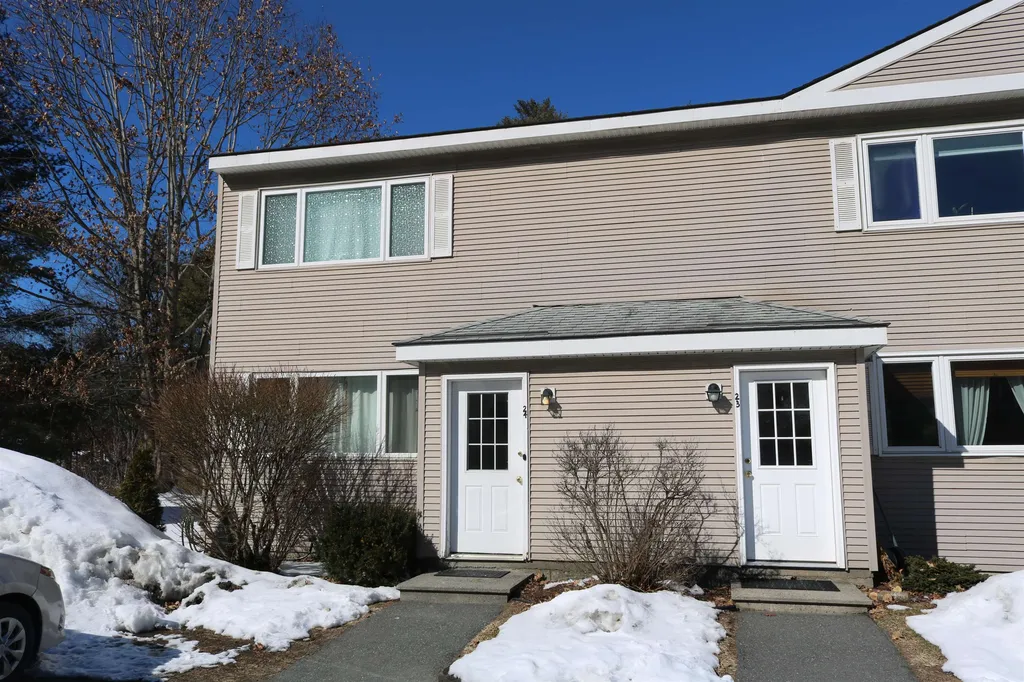 76 Colonial Drive Hartford VT 05001