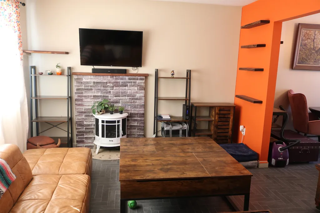 76 Colonial Drive Hartford VT 05001
