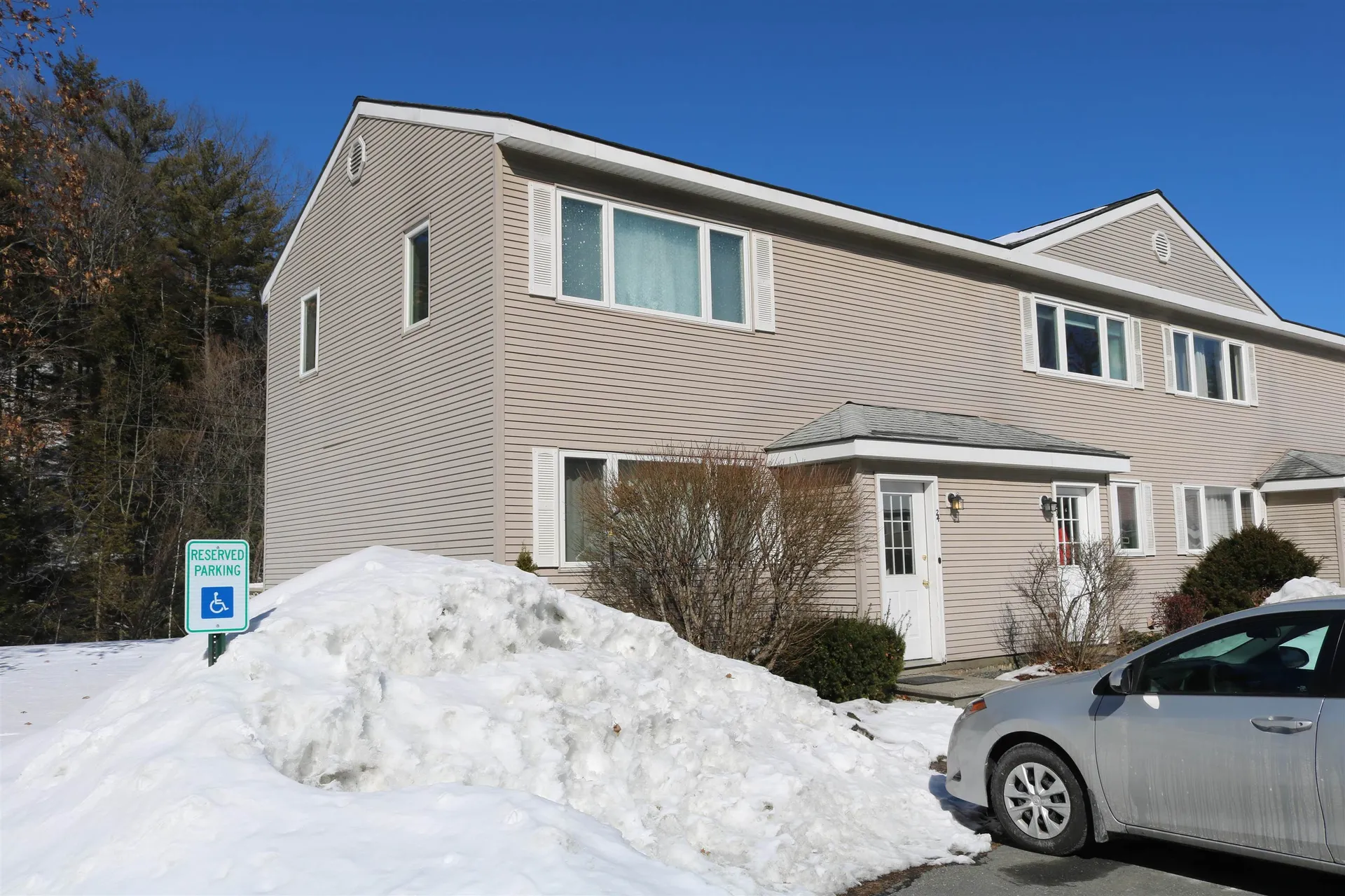 76 Colonial Drive Hartford VT 05001