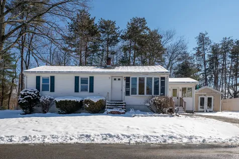21 Maclarnon Road Salem NH 03079