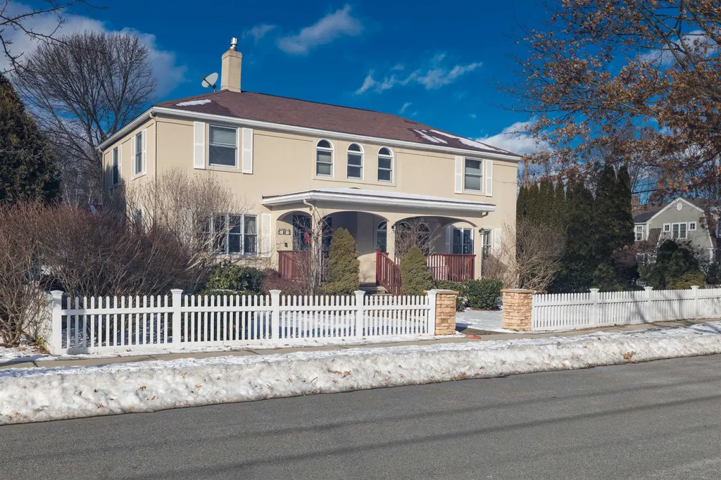 9 Willard Avenue Portsmouth NH 03801