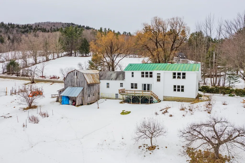 33 Turnpike Road Strafford VT 05070