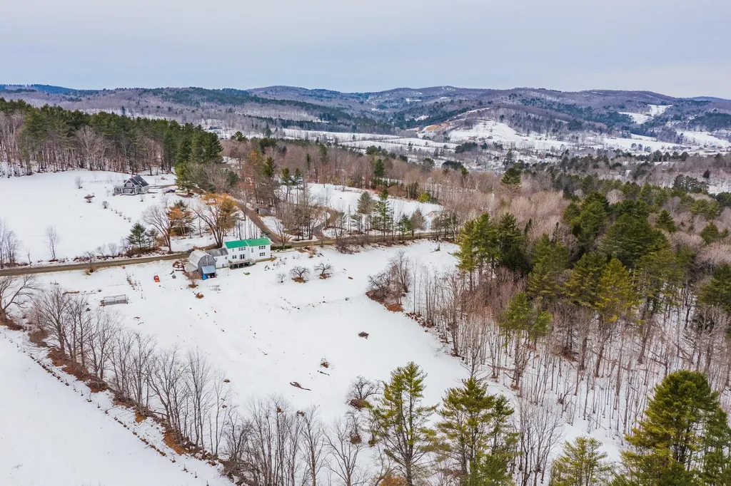 33 Turnpike Road Strafford VT 05070