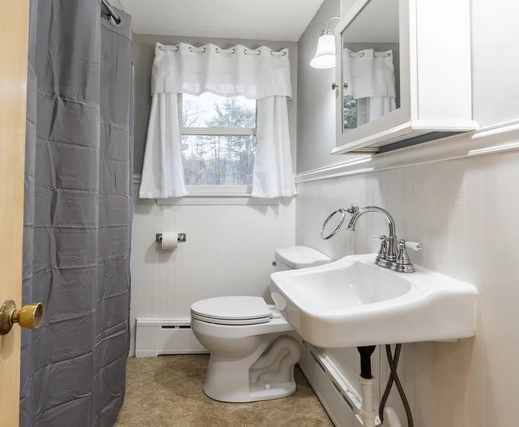 46 Old Dover Road Rochester NH 03867