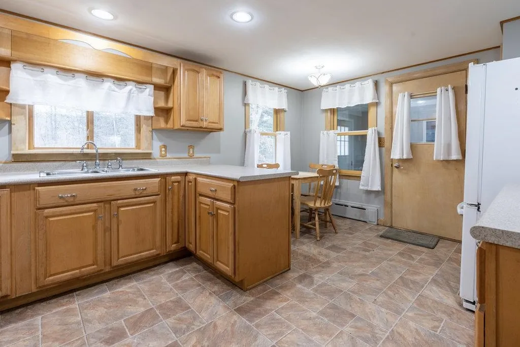 46 Old Dover Road Rochester NH 03867