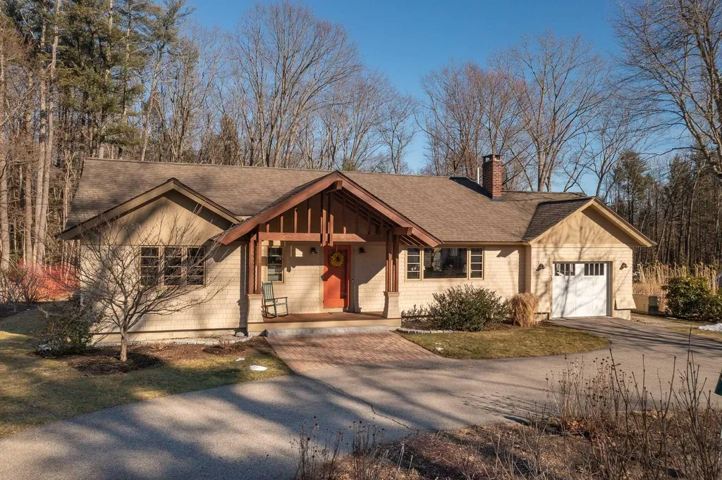 23 Pine Road North Hampton NH 03862