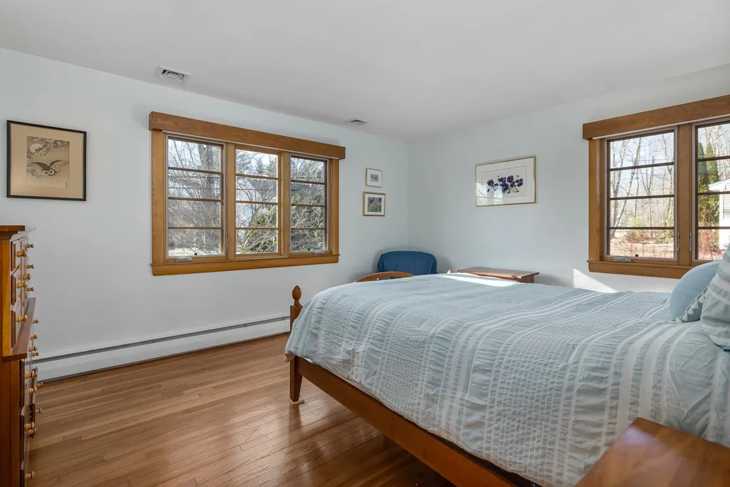 23 Pine Road North Hampton NH 03862