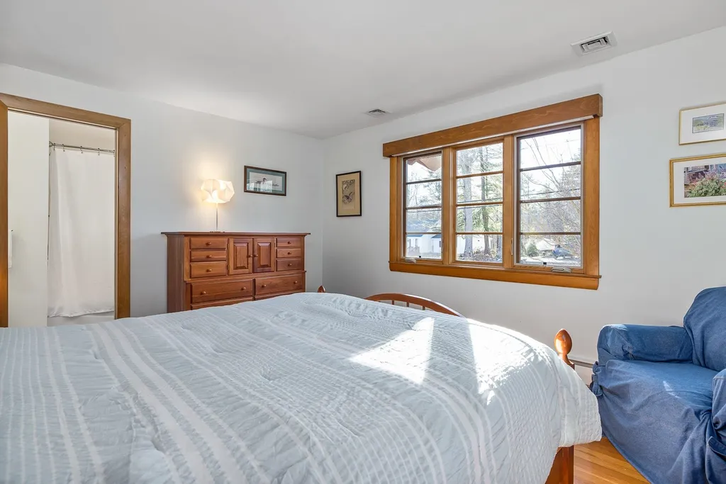 23 Pine Road North Hampton NH 03862