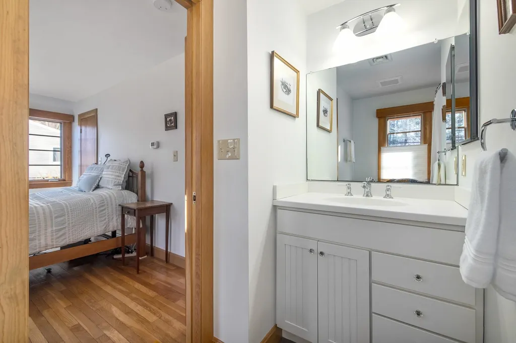 23 Pine Road North Hampton NH 03862