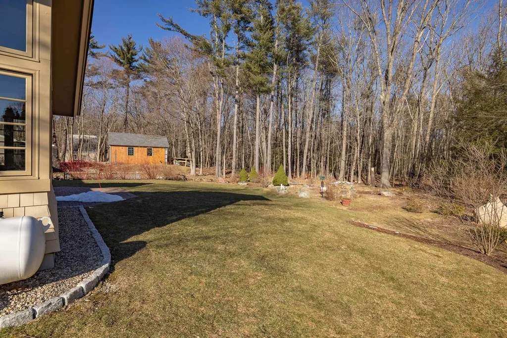 23 Pine Road North Hampton NH 03862
