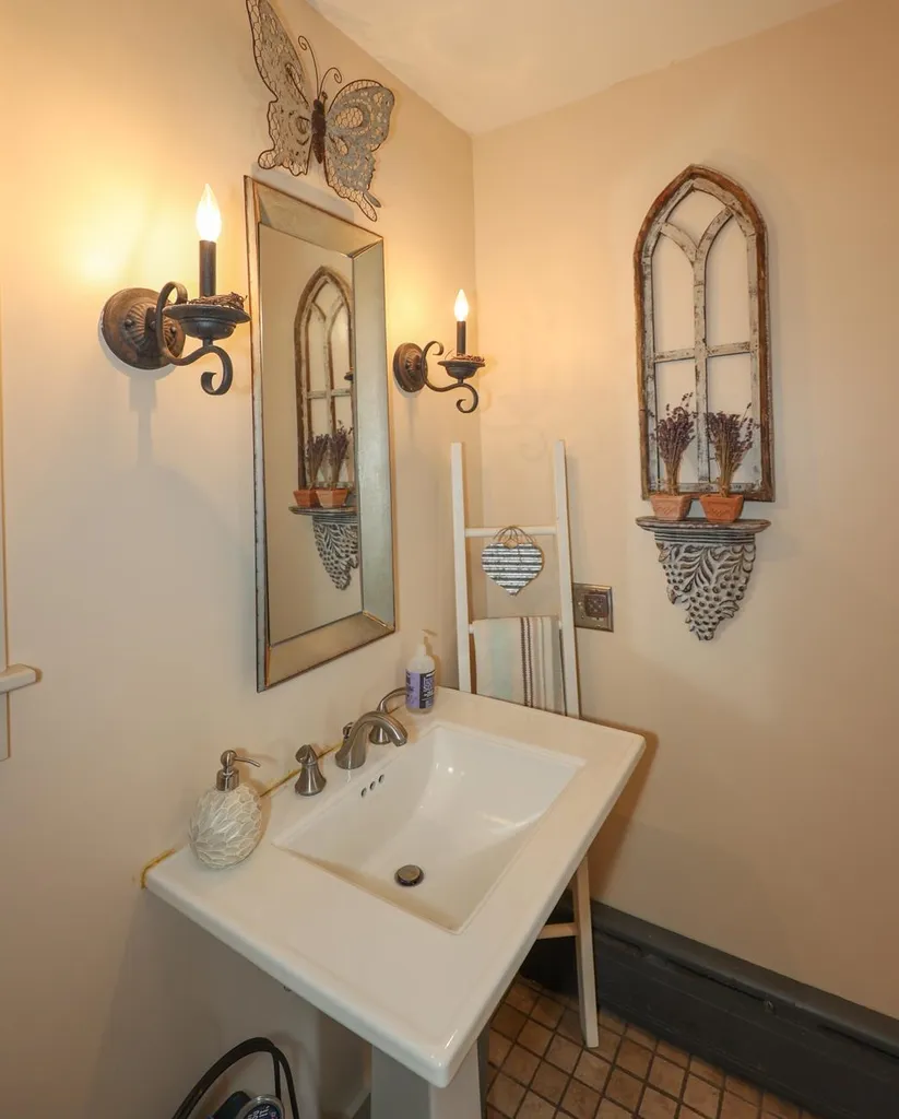 18 Lucinda Terrace Keene NH 03431