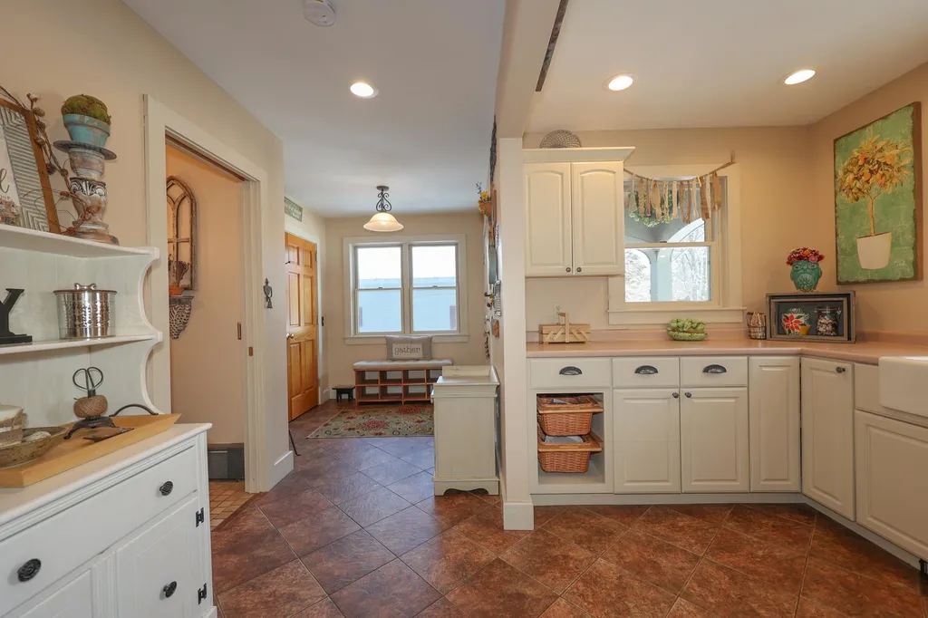 18 Lucinda Terrace Keene NH 03431