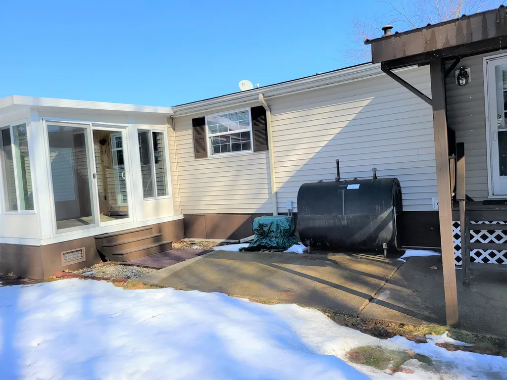 108 Hillview Circle Charlestown NH 03603