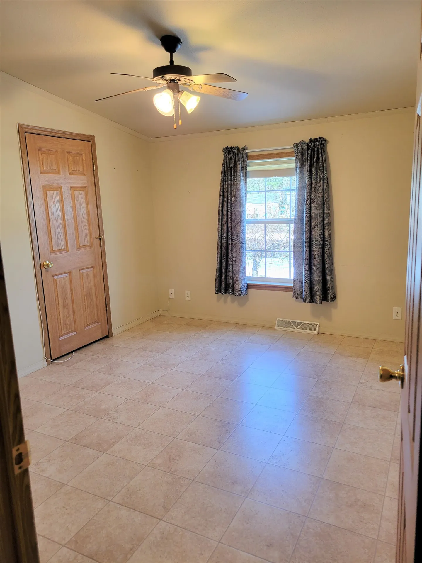 108 Hillview Circle Charlestown NH 03603