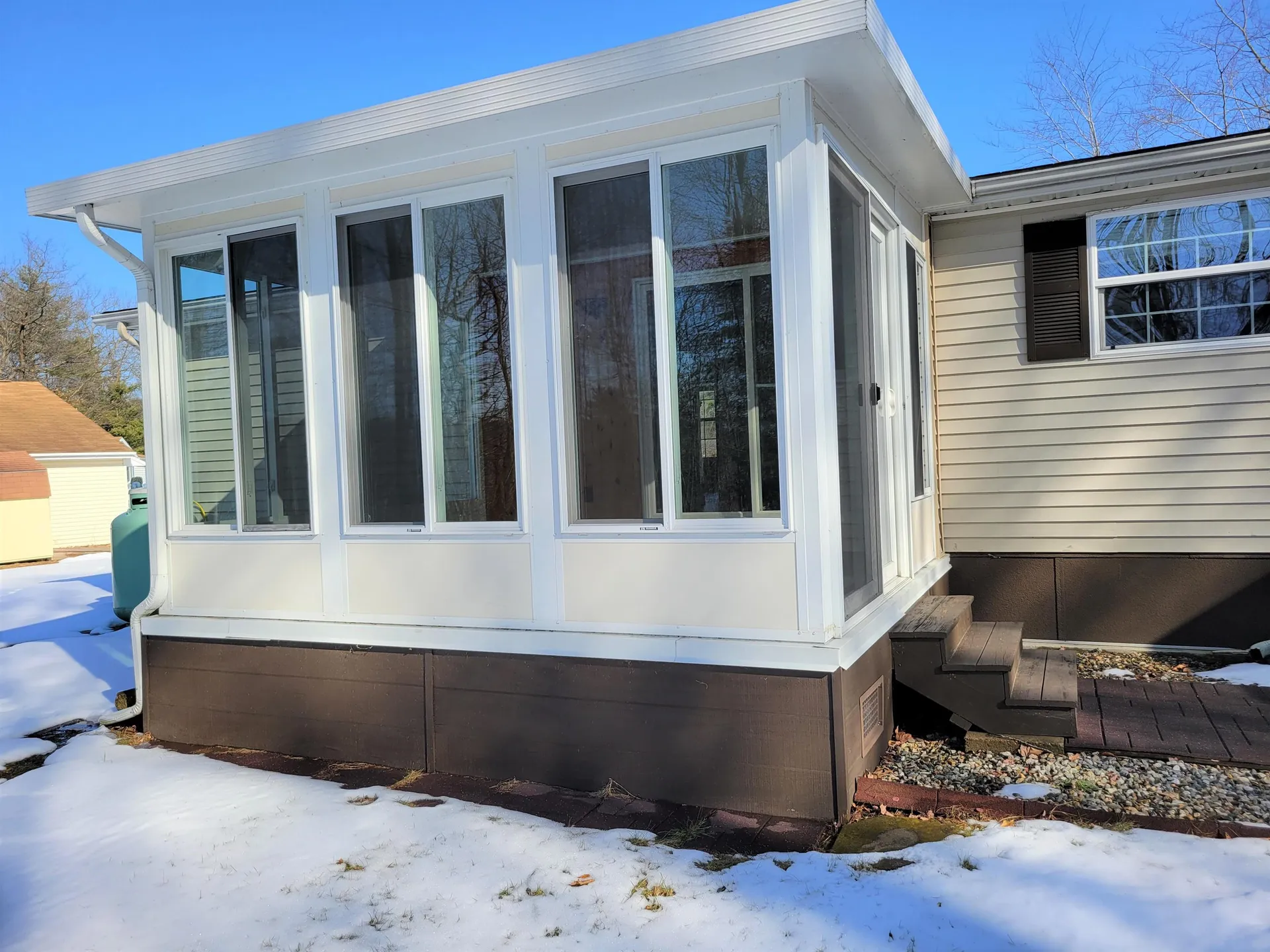 108 Hillview Circle Charlestown NH 03603