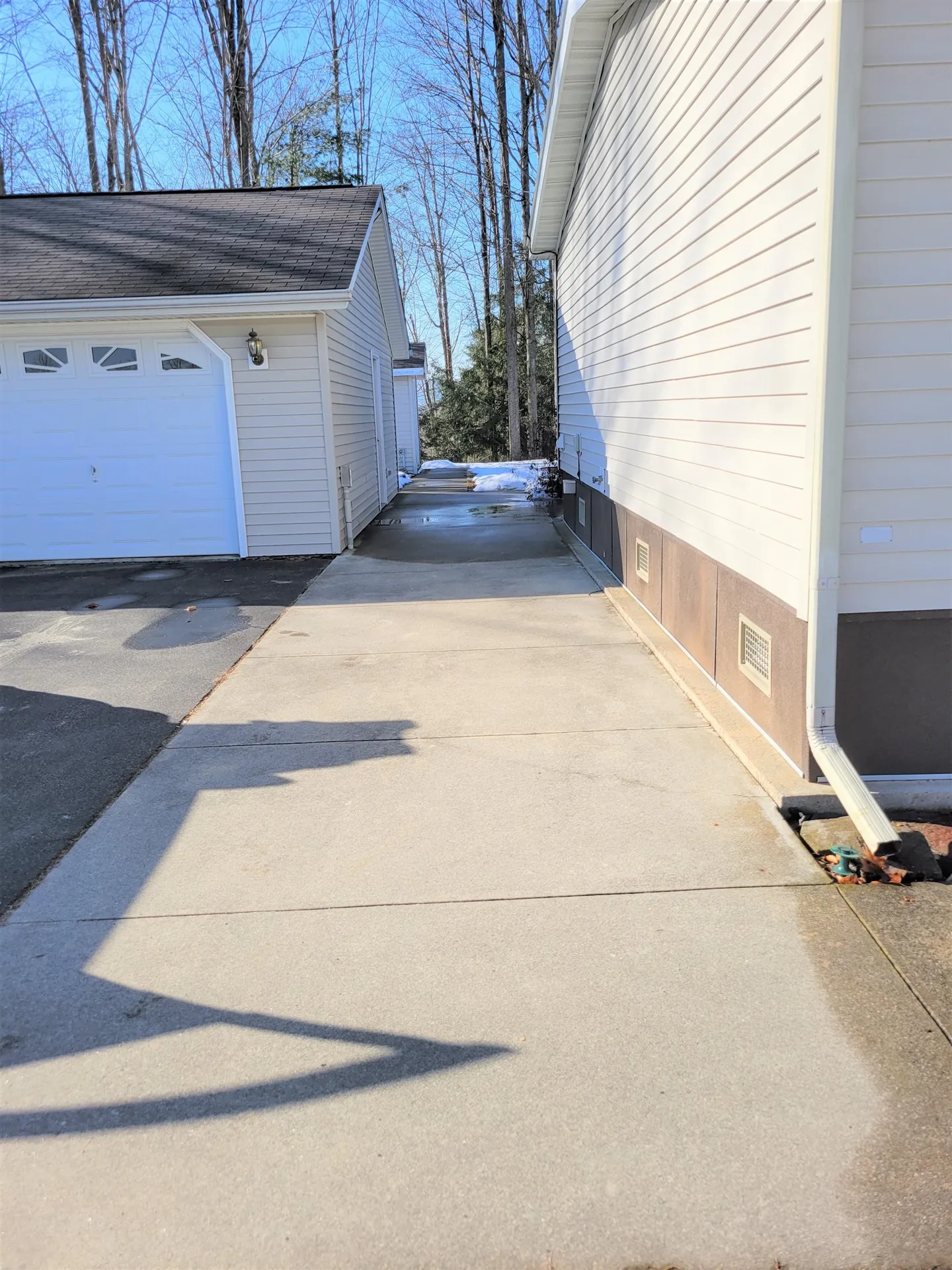108 Hillview Circle Charlestown NH 03603