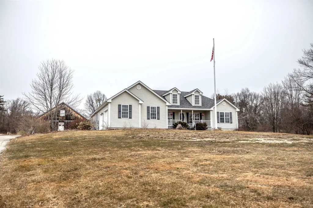 233 Bunker Hill Road Auburn NH 03032