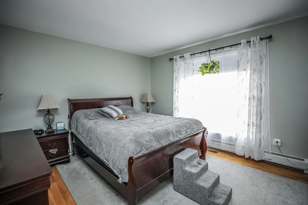 233 Bunker Hill Road Auburn NH 03032