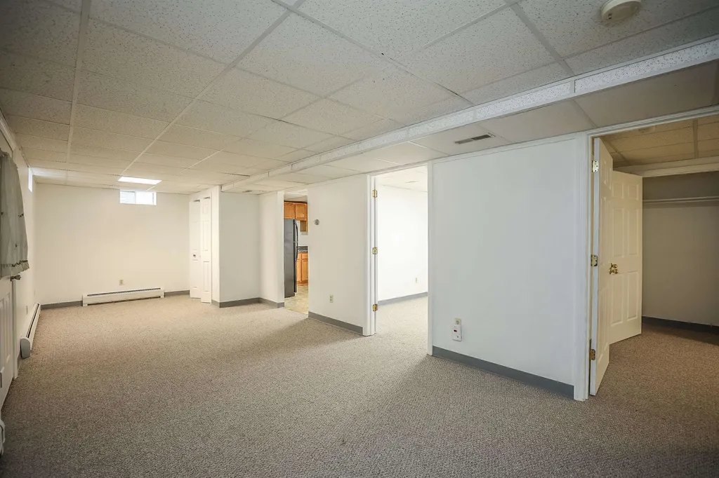 233 Bunker Hill Road Auburn NH 03032