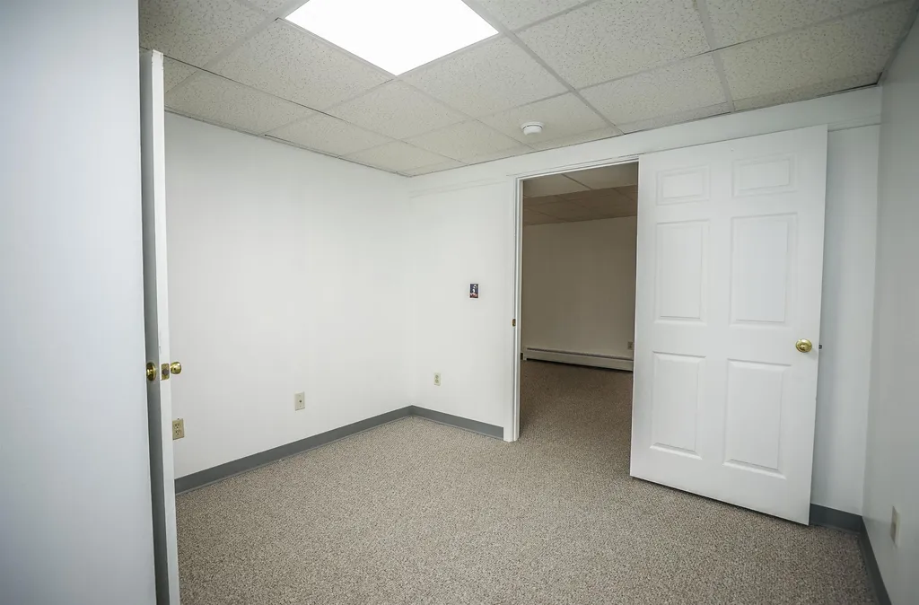 233 Bunker Hill Road Auburn NH 03032