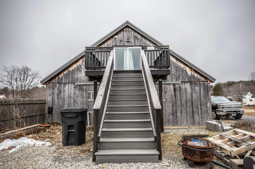 233 Bunker Hill Road Auburn NH 03032