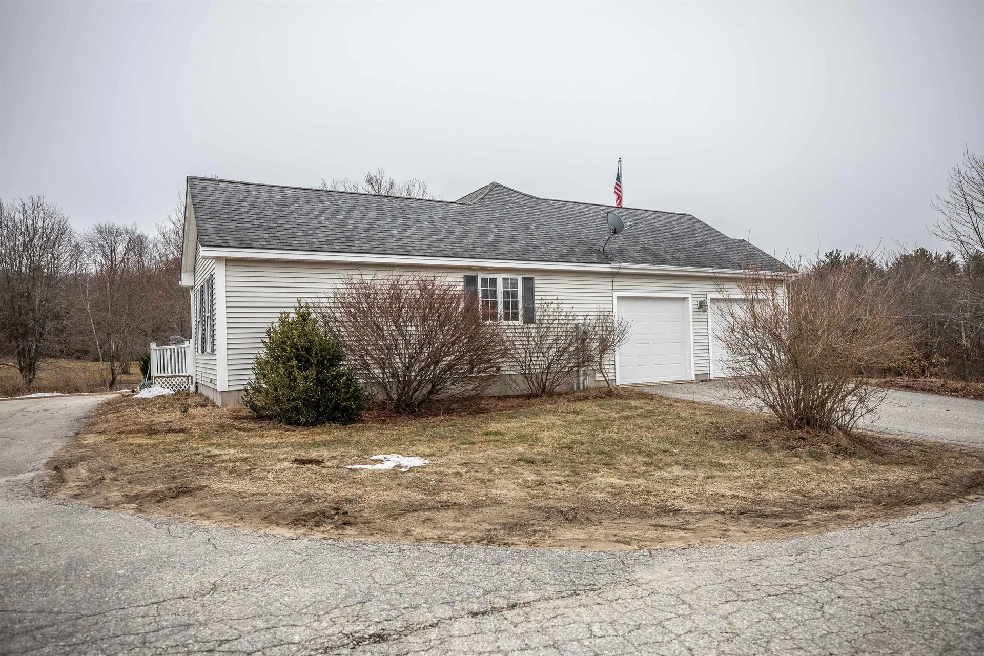 233 Bunker Hill Road Auburn NH 03032