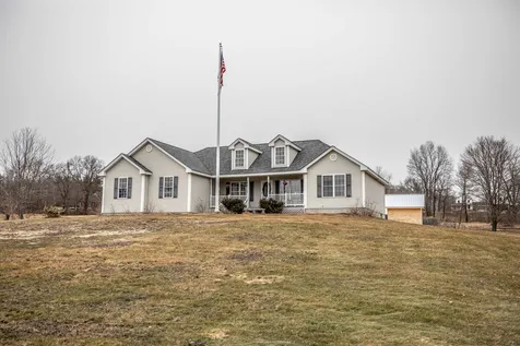 233 Bunker Hill Road Auburn NH 03032
