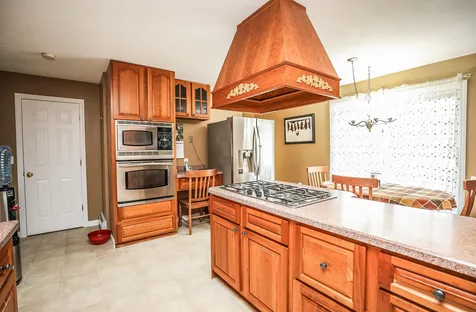233 Bunker Hill Road Auburn NH 03032