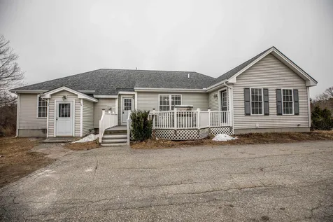 233 Bunker Hill Road Auburn NH 03032