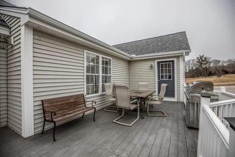 233 Bunker Hill Road Auburn NH 03032