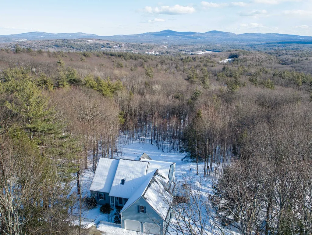 10 Ledge Road Hancock NH 03449