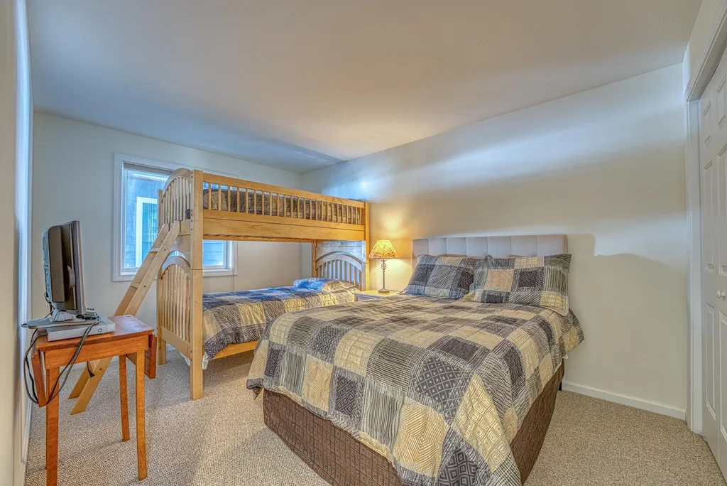 13 White Oak Lane Lincoln NH 03251