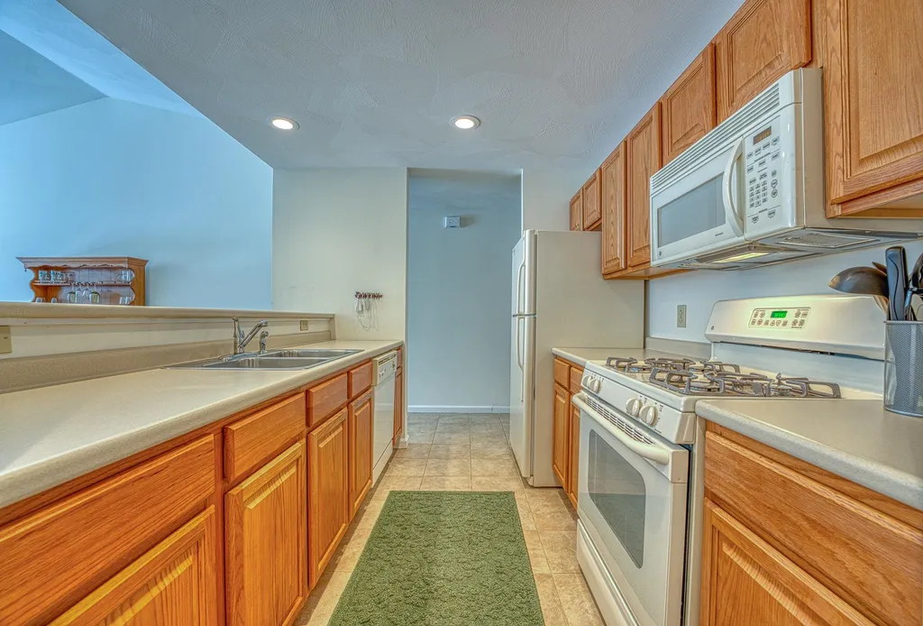 13 White Oak Lane Lincoln NH 03251