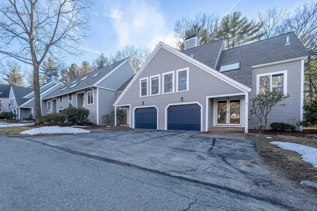 23 Goldfinch Lane Nashua NH 03062