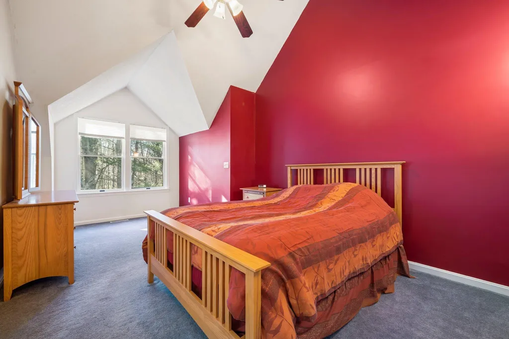 23 Goldfinch Lane Nashua NH 03062