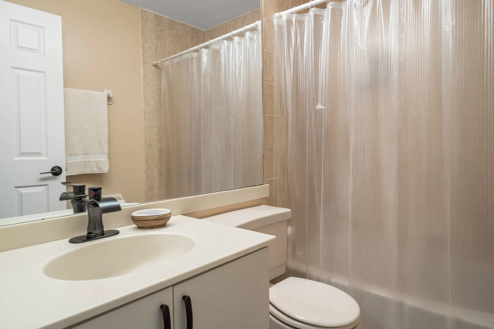 23 Goldfinch Lane Nashua NH 03062