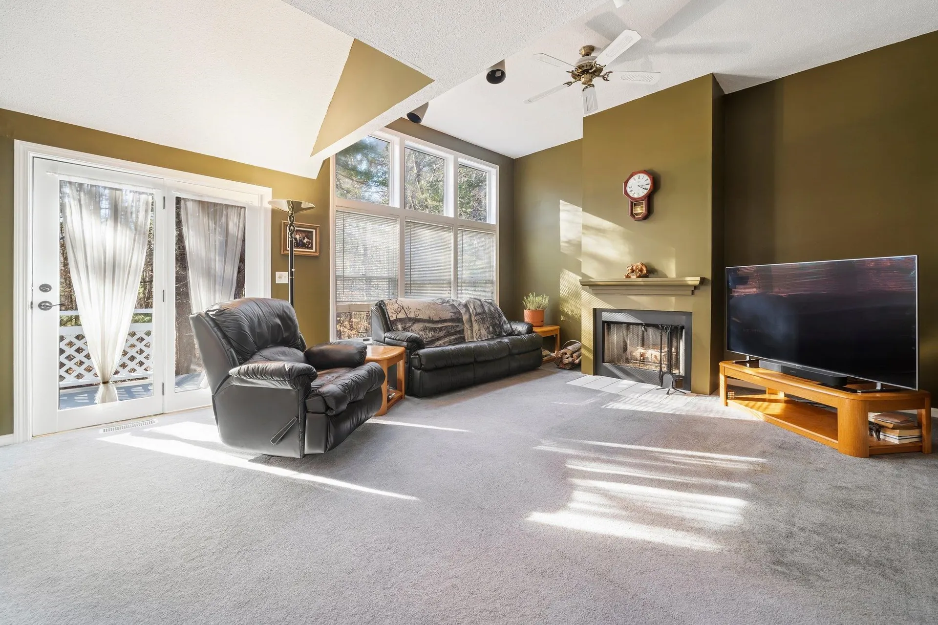 23 Goldfinch Lane Nashua NH 03062