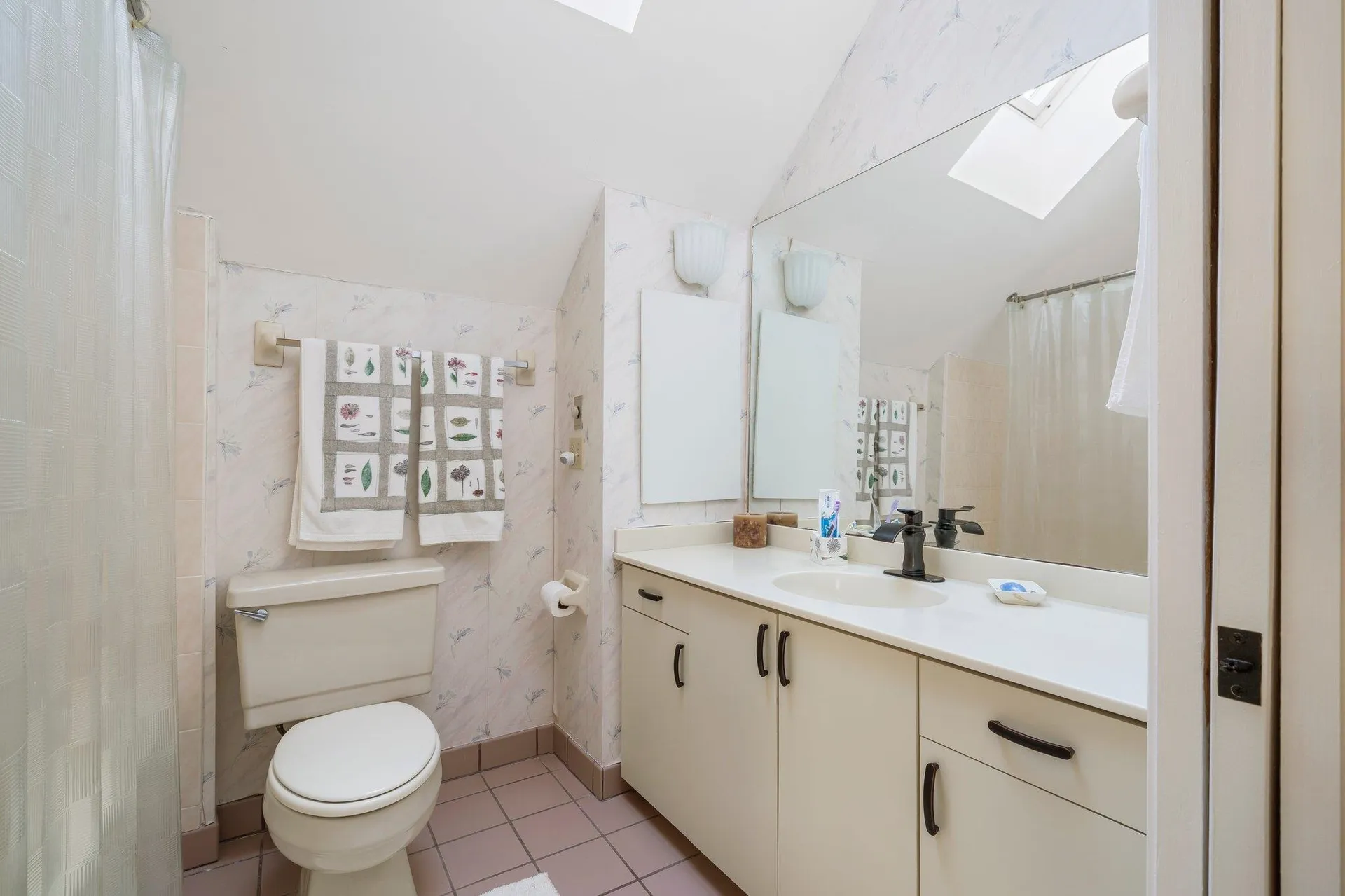 23 Goldfinch Lane Nashua NH 03062