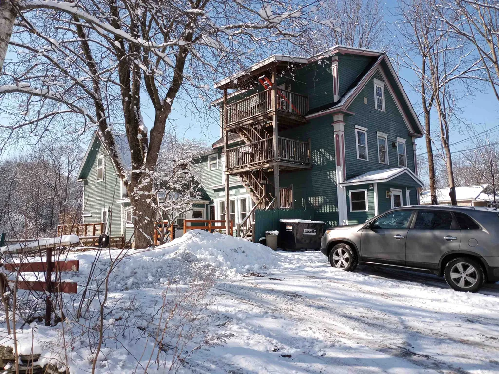 47 South Street Claremont NH 03743