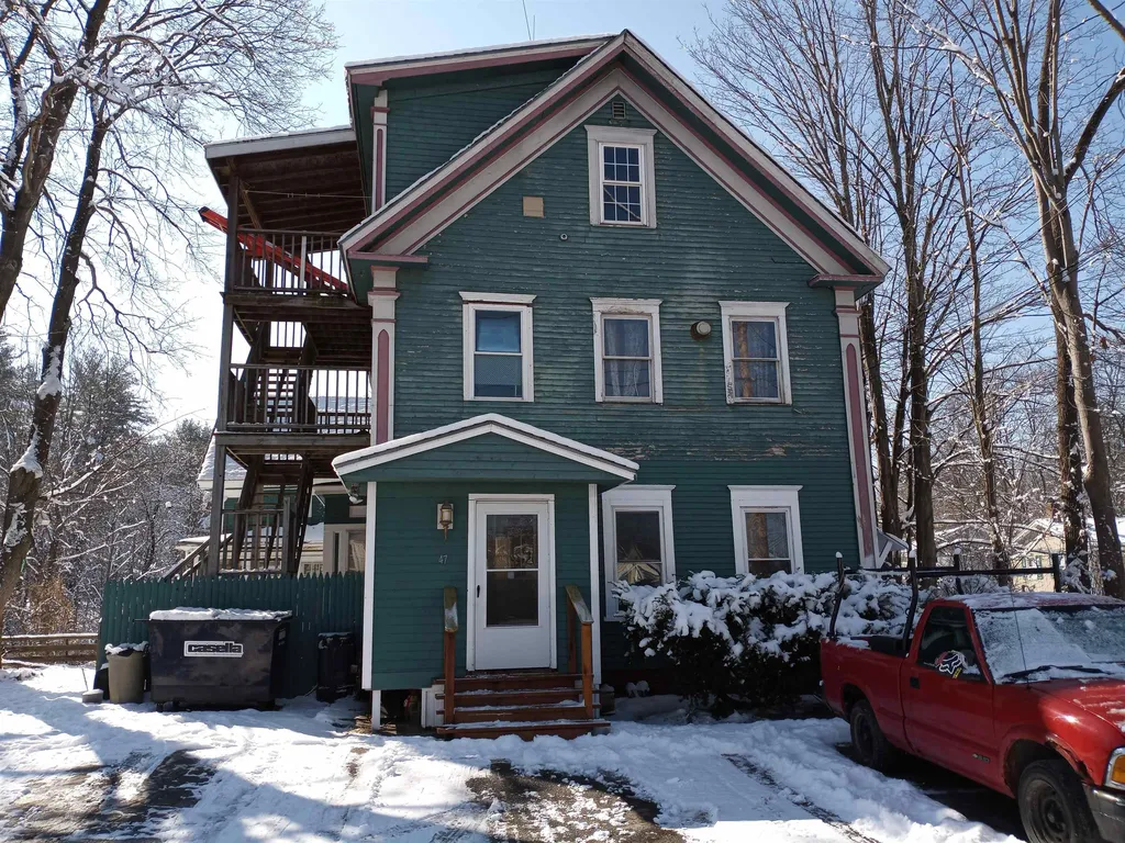 47 South Street Claremont NH 03743