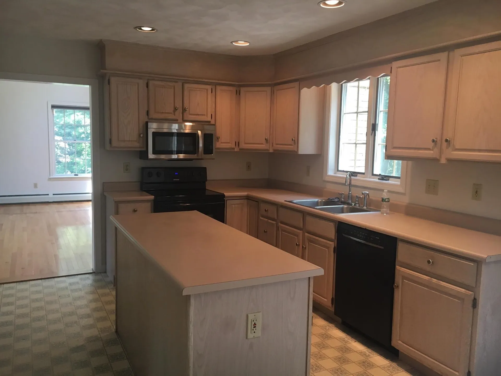 10 Forest Drive East Kingston NH 03827