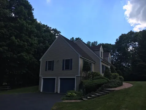 10 Forest Drive East Kingston NH 03827