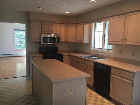 10 Forest Drive East Kingston NH 03827