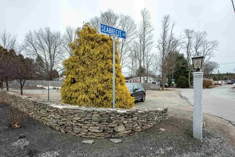 15 Seabreeze Drive North Hampton NH 03862