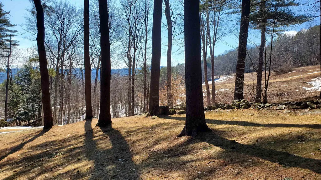 976 Hard Road Hartford VT 05059