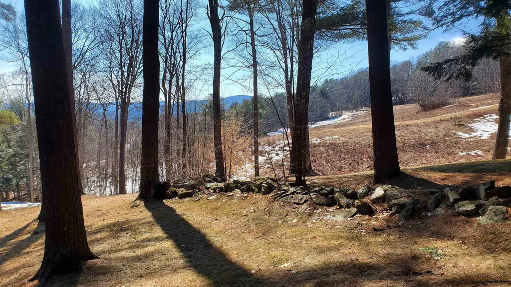 976 Hard Road Hartford VT 05059