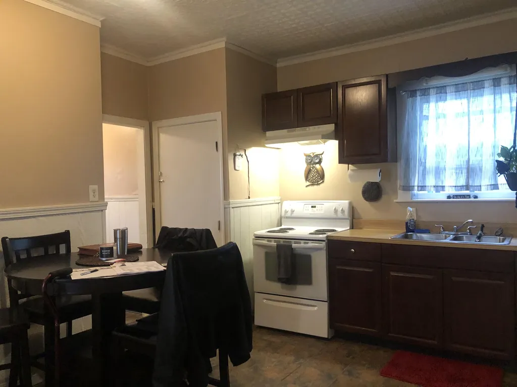 379 Lake Avenue Manchester NH 03103