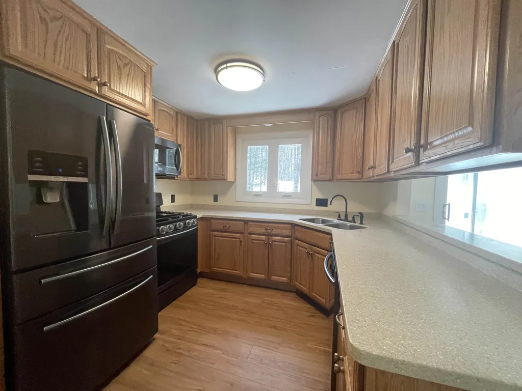 15-2 Hawthorne Way Rumney NH 03266