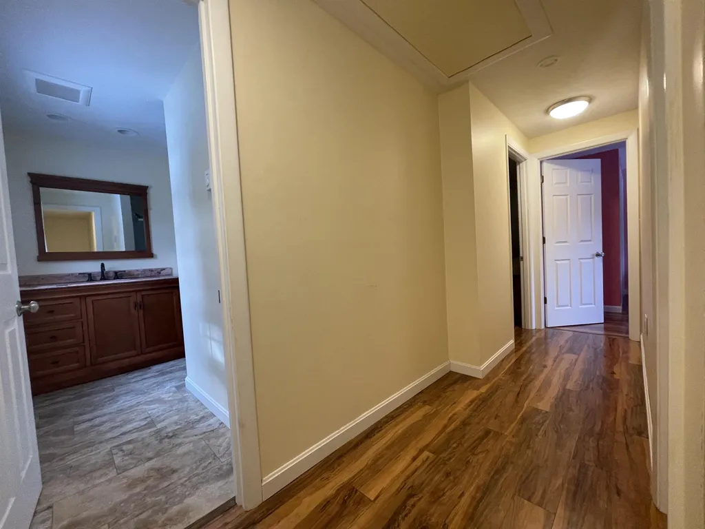 15-2 Hawthorne Way Rumney NH 03266