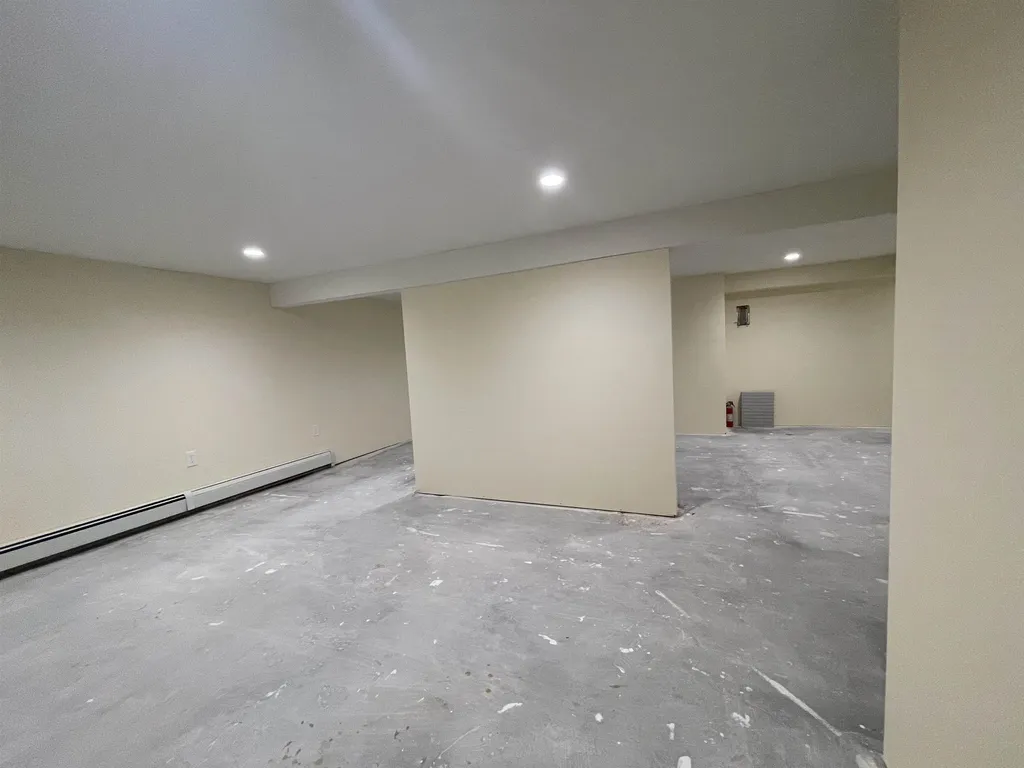 15-2 Hawthorne Way Rumney NH 03266